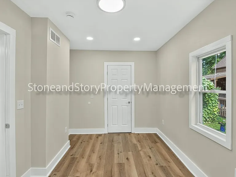 414 NE Grattan St — Photo 12