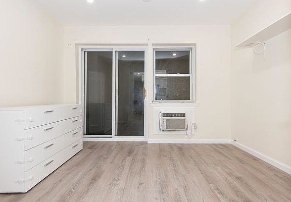 3rd image of 26-27 28th St #2E