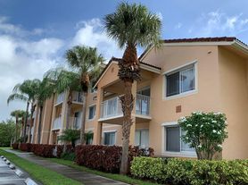 141 SW Palm Dr