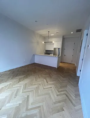 Rented by Hillel Realty Group | media 23