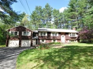 172 Woodridge Rd, Carlisle, MA 01741