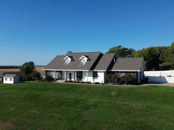 4809 Country Club Dr, Columbus, NE 68601