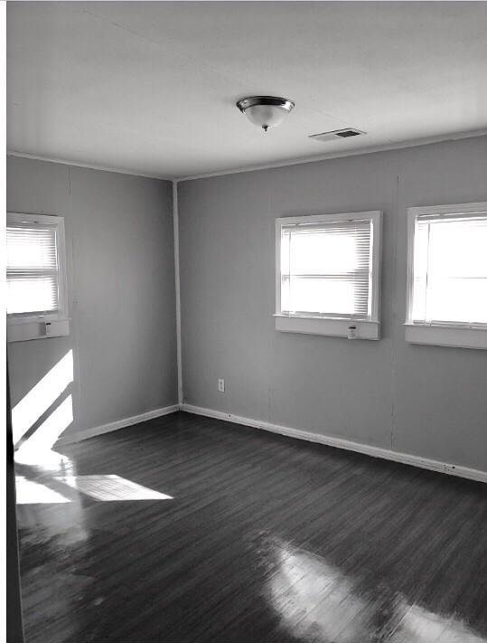2nd image of 626 Emerson Dr