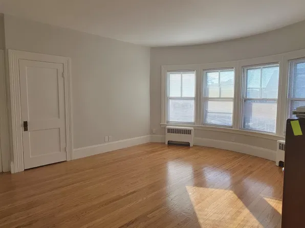 765 Park Ave APT 2A, Cranston, RI 02910