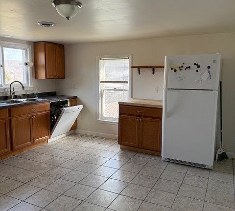 5th image of 237 W 3rd St APT 201