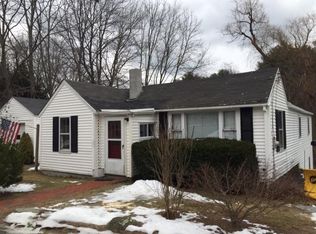 24 Foyes Ln, Kittery Point, ME 03905
