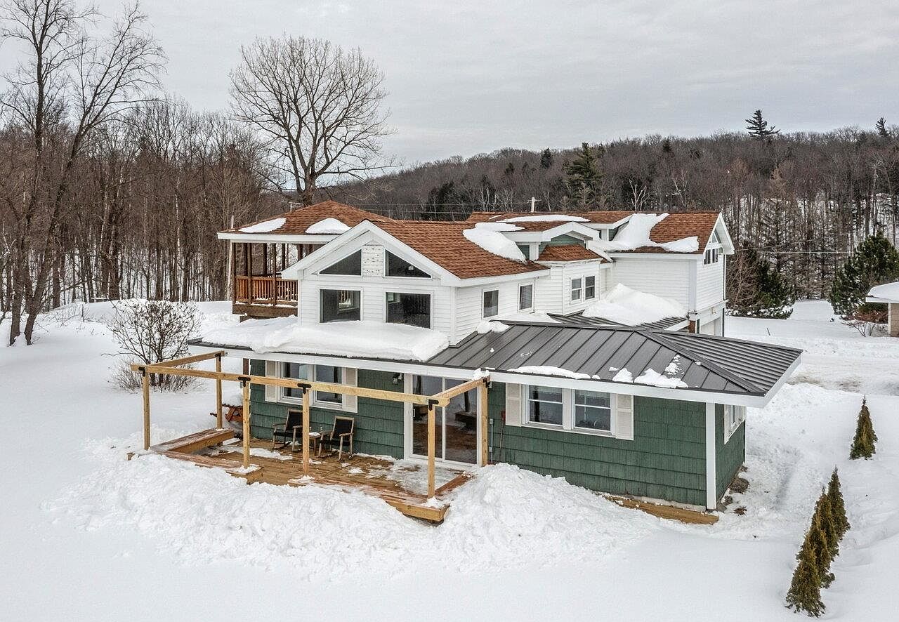 59 Pinewood Drive, Saint Albans, VT 05478 | Zillow