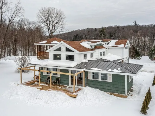 59 Pinewood Drive, St. Albans City, VT 05478