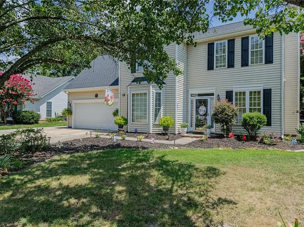 502 Woodhollow Ct, Mc Leansville, NC 27301