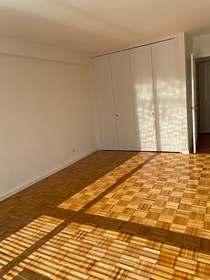 Rented by Solow Realty | media 32