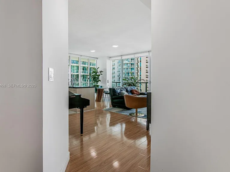 79 SW 12th St #2107 — Photo 6
