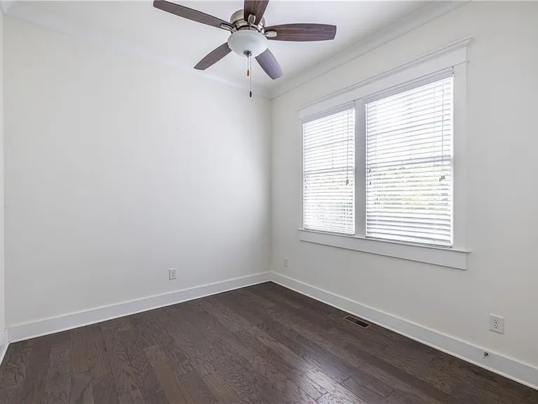 1002 Braeburn Ln — Photo 15