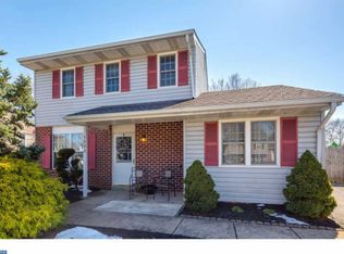 1533 Point Dr, Bensalem, PA 19020