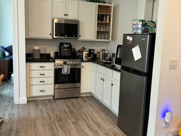 6 Dixon Ave #305, Concord, NH 03301