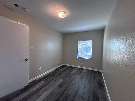 5th image of 2309 Harris Ave #3