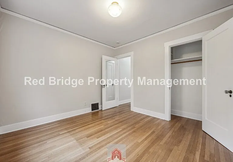 2619 NE Flanders St — Photo 20
