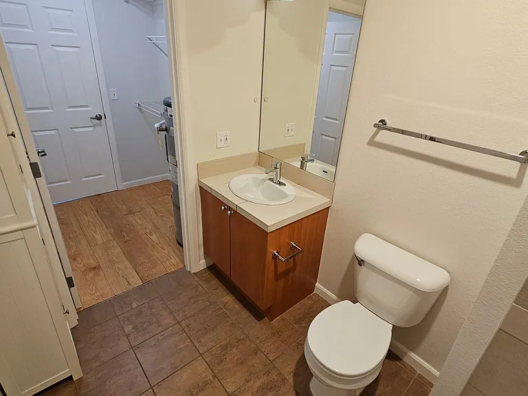 621 5th Ave N #305 — Photo 10