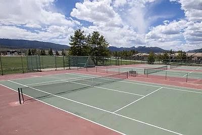 Access to tennis courts.