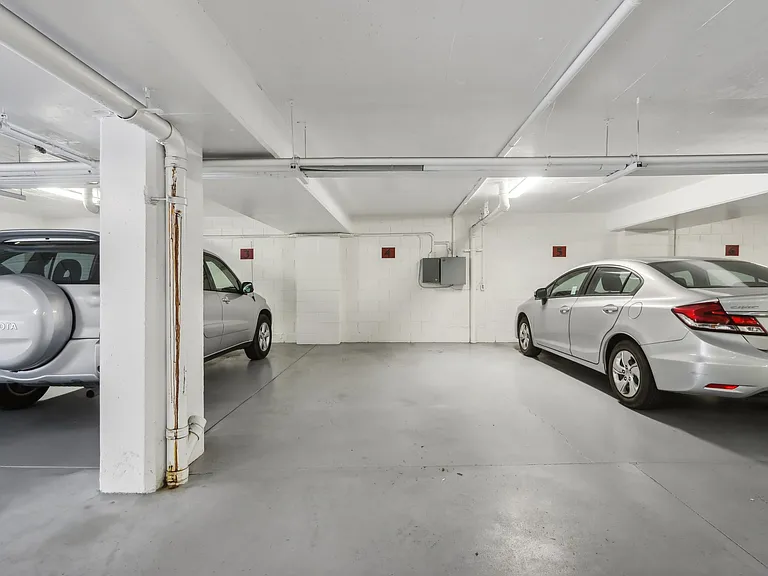 5290 Broadway Ter #102 — Photo 14