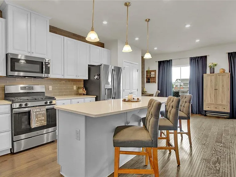 2397 Emanuel Ct — Photo 2