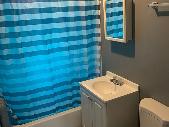 4th image of 909 W 77th St #1