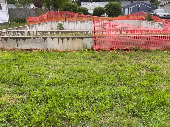 1337 Bissell St, South Bend, IN 46617