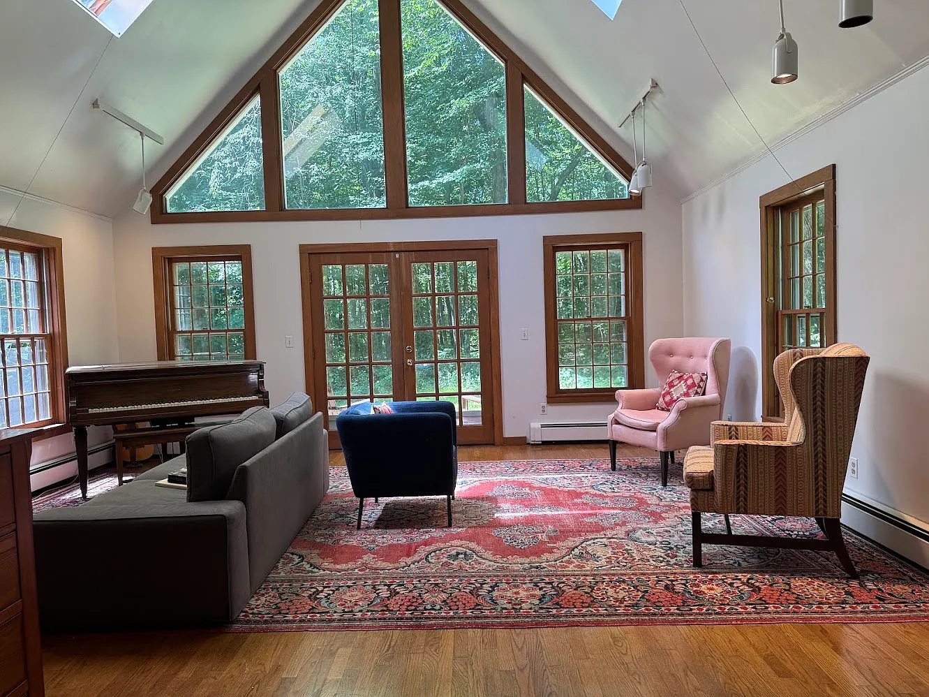 3 bed, 2826 sqft, $4,000 — Photo 3