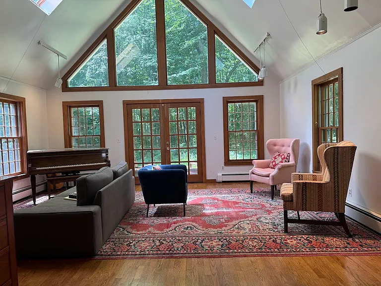 32 Revere Rd — Photo 3