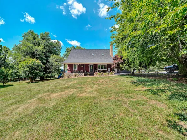 335 Daytona Dr, Hardy, VA 24101