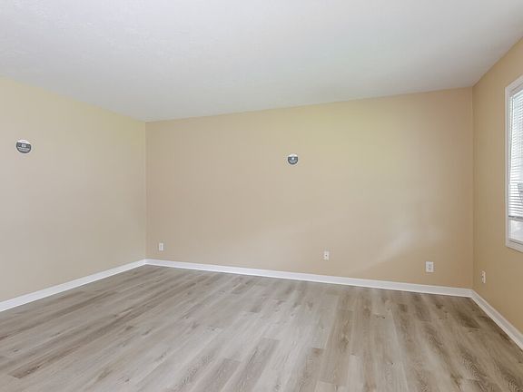 3rd image of 1238 Brandt Dr