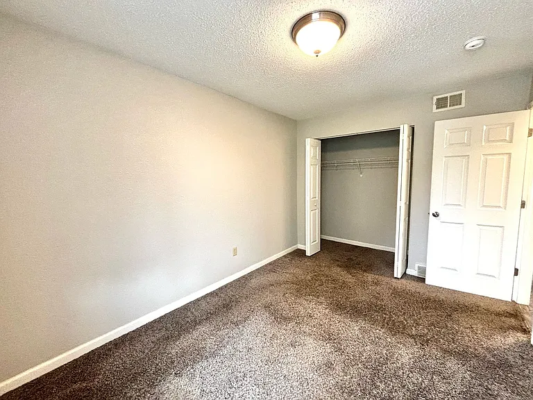 Breckenridge Davenport Apartments — Photo 66