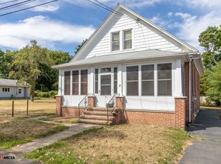 7 Gordon St, East Haven, CT 06512