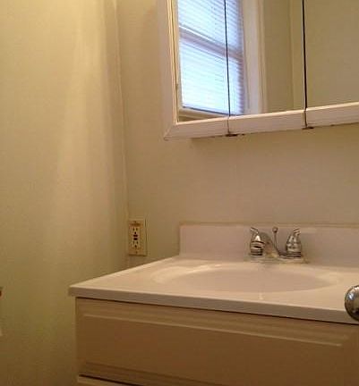 2nd image of 819 Washington Ave
