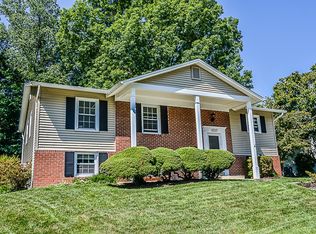 6217 Lavell Ct, Springfield, VA 22152