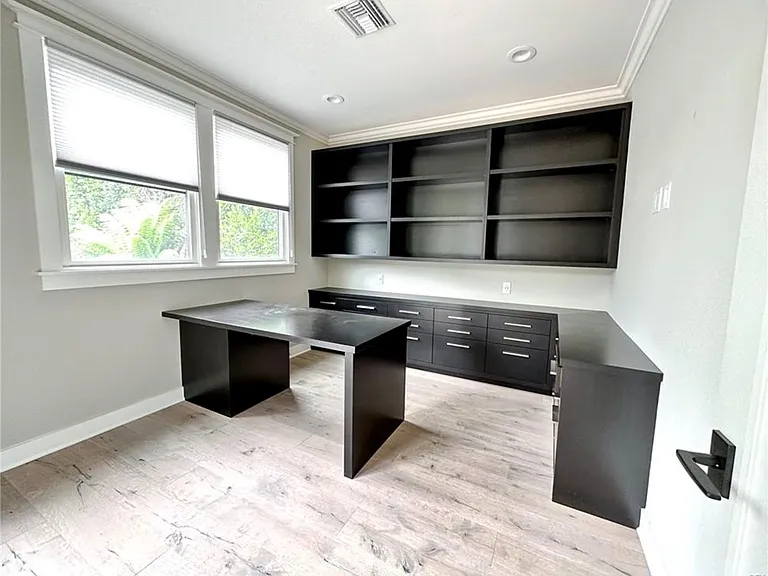1616 N Ogden Dr — Photo 25