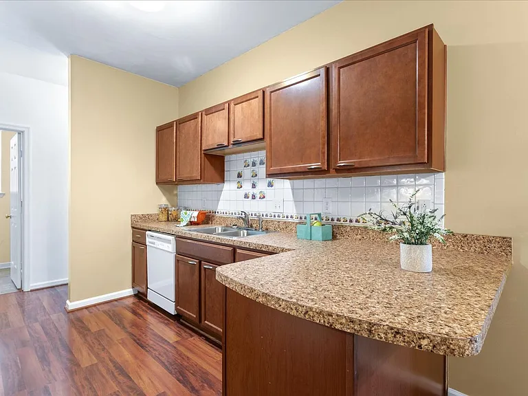5403 Sasha Ct — Photo 11