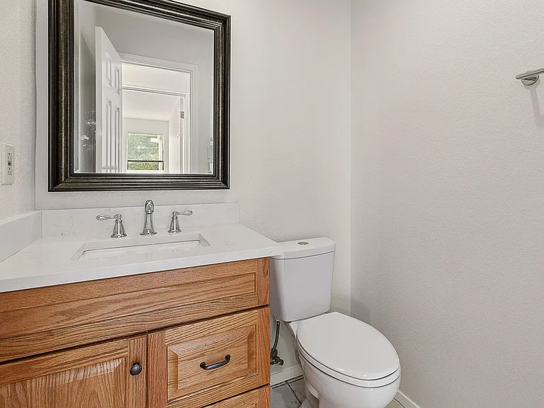 8905 Bridgewood Trl — Photo 33