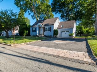 17 Dickerson Mine Rd, Mine Hill, NJ 07803