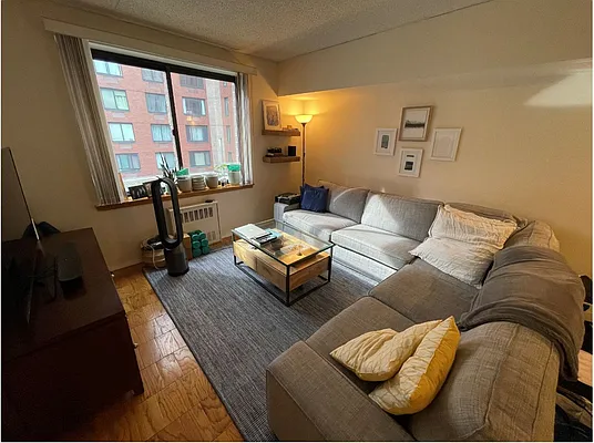 Rented by BATTERY PARK CITY RESIDENTIAL LLC | media 2