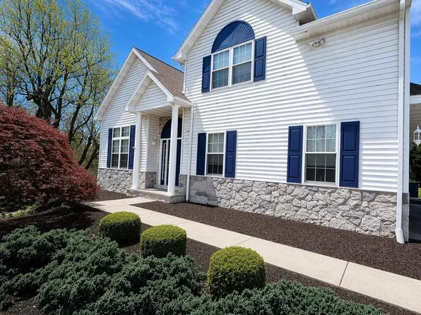 10 Shannon Ct, Oley, PA 19547