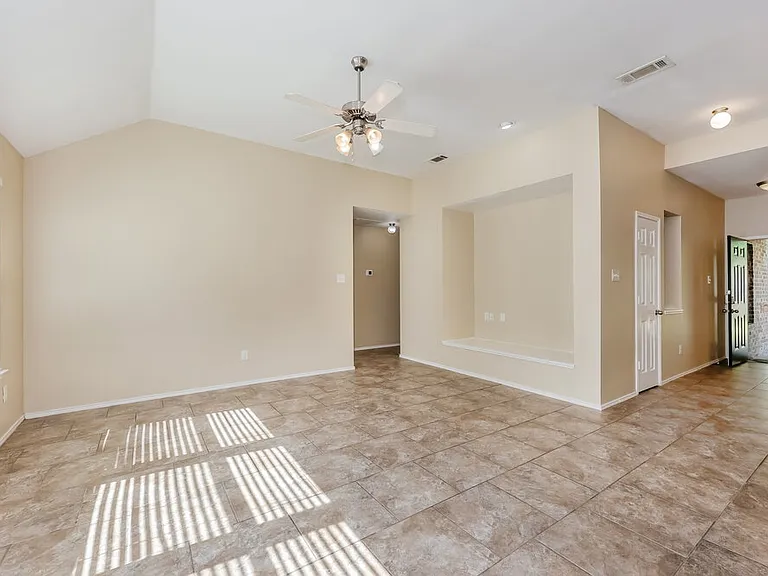 7312 Sierra Way — Photo 3
