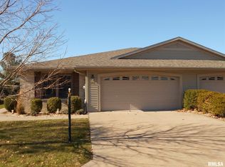 1022 Willow Rd, Macomb, IL 61455