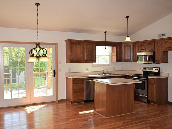 5th image of 2413 Blakemoore Dr