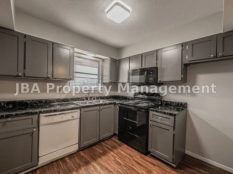 1770 Farleigh Ct #1770F — Photo 10