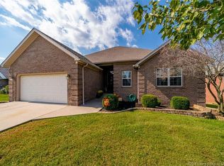 802 Graceland Dr, Memphis, IN 47143