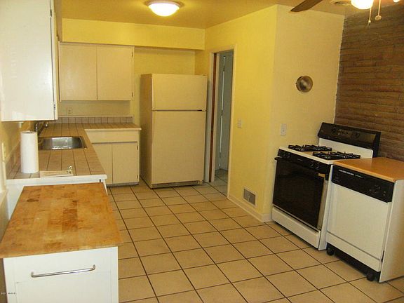 2nd image of 321 Connecticut Dr