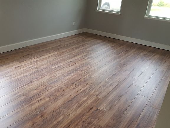 New wood laminate floors 
