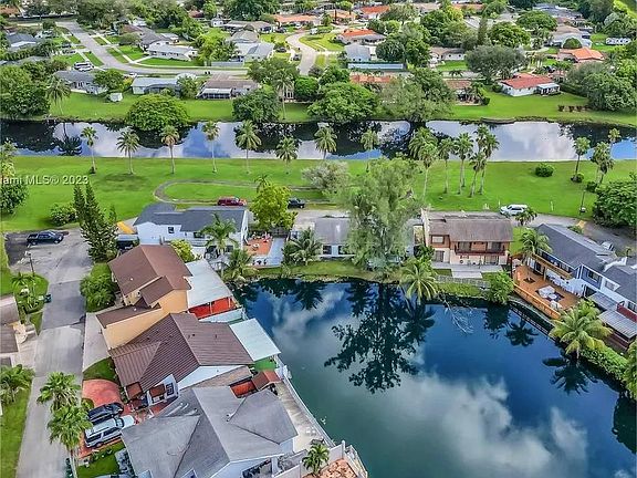 Best location on the lake - a centered end with 80 foot water frontage.