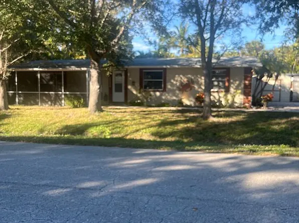 5420 Henley St, Bokeelia, FL 33922