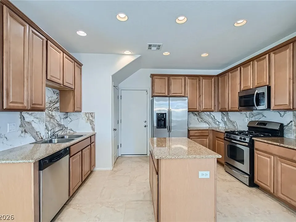 665 Calamus Palm Pl